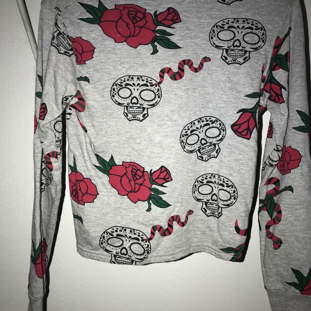 On Fire Rose/ Skull Sweatshirt - Picture 4 of 5